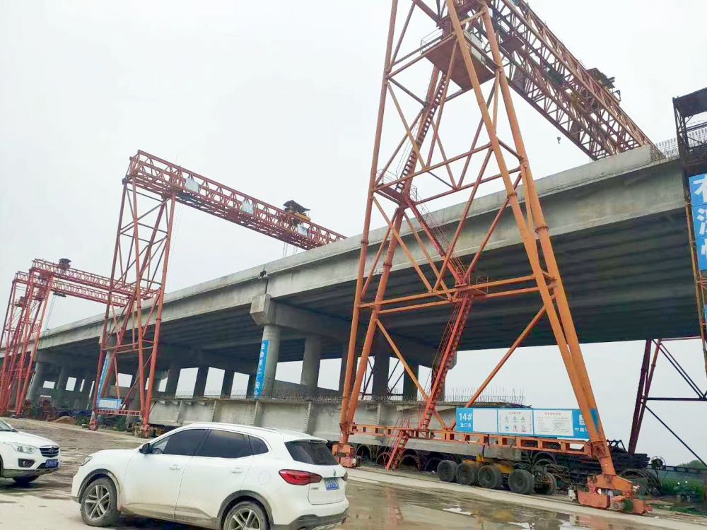 龍門吊廠家、型號、參數、電動雙梁門式起重機、提梁機制造、安裝維修