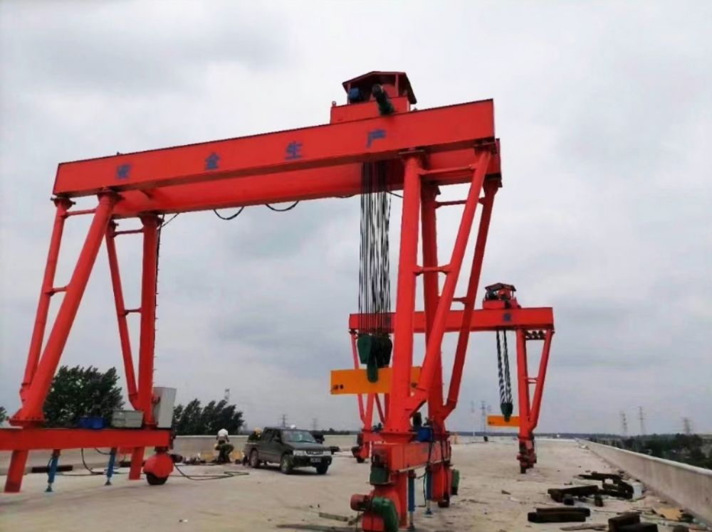 路橋門機、提梁機、無軌自行走門式起重機生產(chǎn)制造、安裝調(diào)試