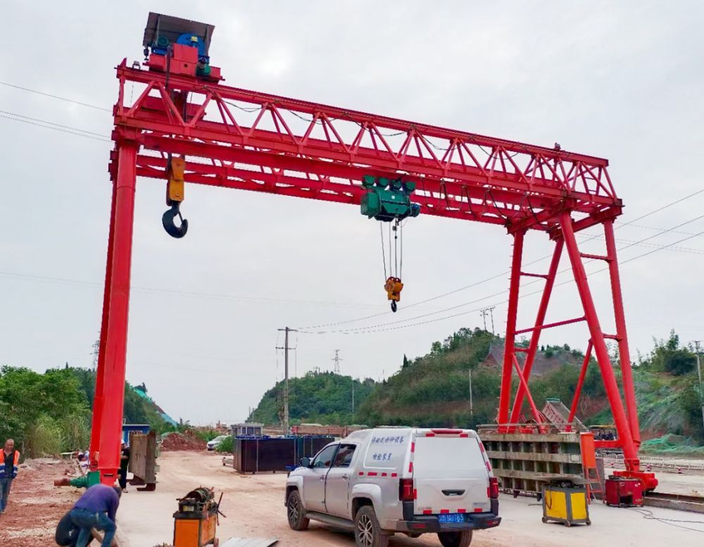 路橋門機、提梁機、梁場龍門吊、桁架雙梁門式起重機生產(chǎn)廠家安裝維修