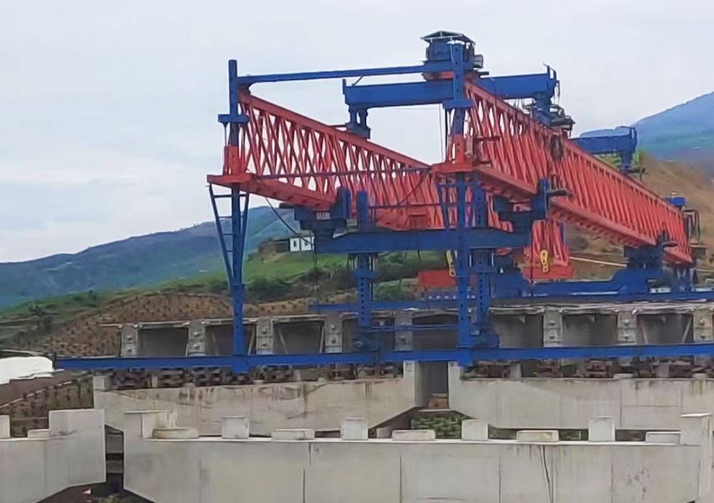 架橋機廠家、鐵路架橋機、公路架橋機生產(chǎn)廠家、價格