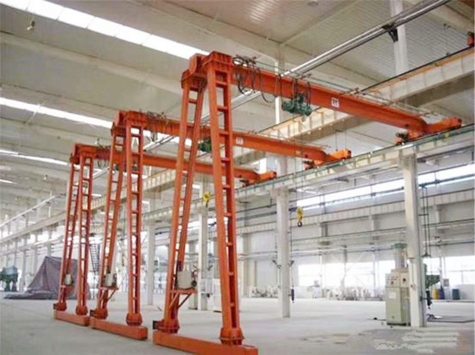 青島龍門吊，電動(dòng)葫蘆半腿單梁門式起重機(jī)