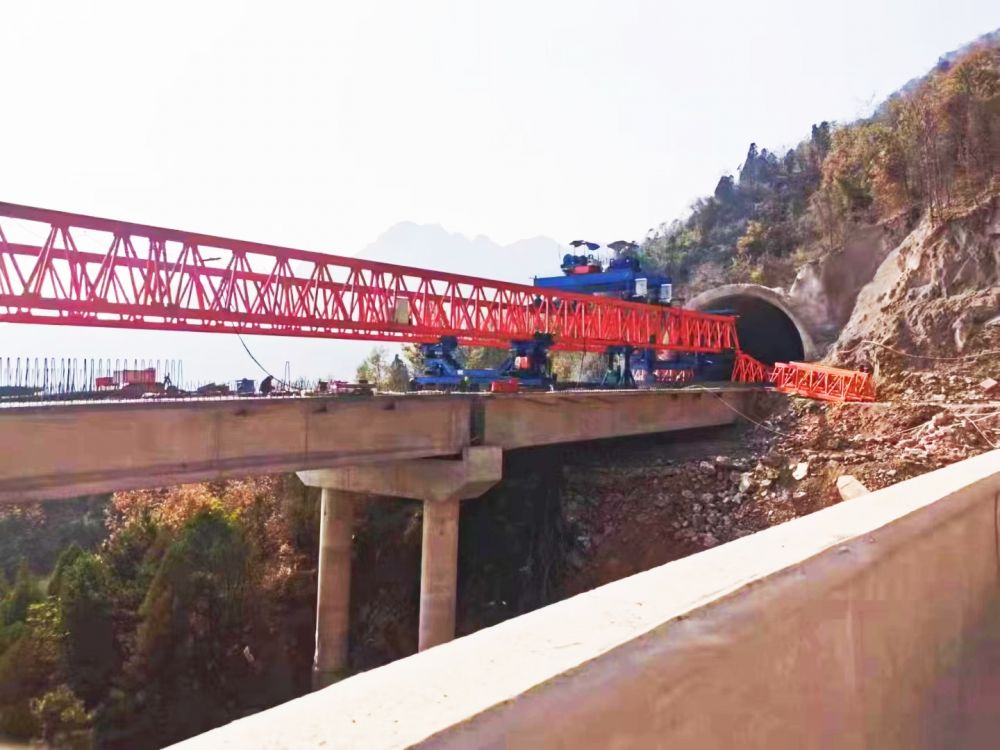 架橋機(jī)生產(chǎn)廠家、架橋機(jī)租賃回收、架橋機(jī)安裝維修