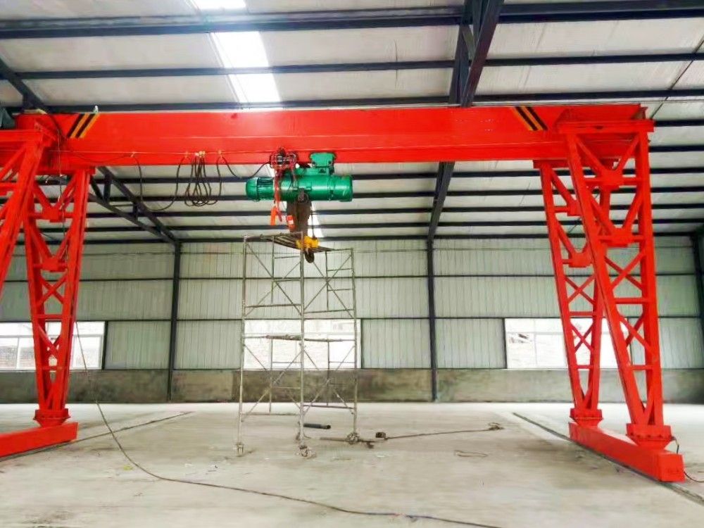 新鄉(xiāng)龍門吊廠家、MH型電動(dòng)單梁門式起重機(jī)