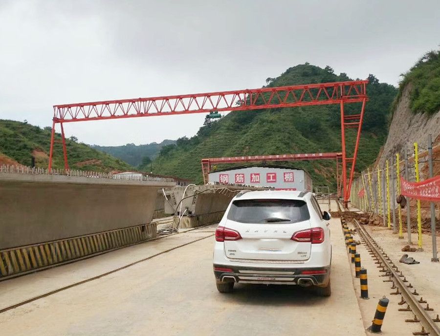 河南起重機(jī)械廠家西安起重機(jī)、龍門吊直銷、電動(dòng)葫蘆單梁門式起重機(jī)銷售服務(wù)